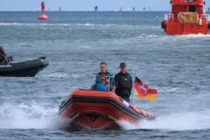 Motorboot auf der Trave
