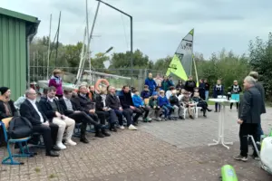 Gäste bei der Bootstaufe